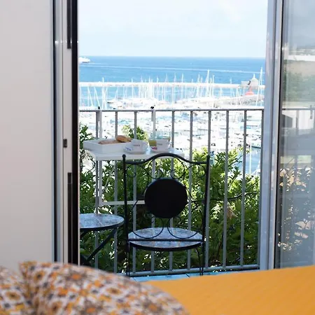 Punta Lingua Relais - 3 Port View Bed and Breakfast Προτσίντα